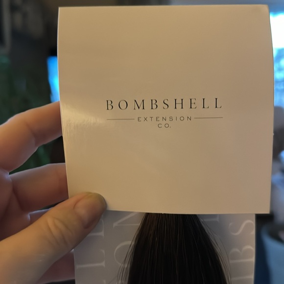 Bombshell Weft Hair Extensions - Picture 3 of 6